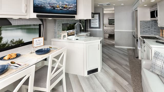 FLEETWOOD RV® RELEASES BOUNDER® 35GL