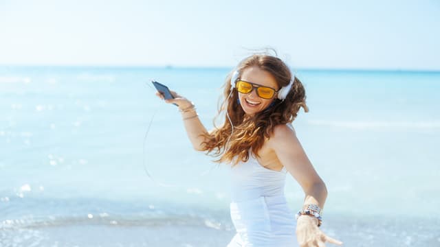 Summer House 2024 Playlist Am/Fm playlist