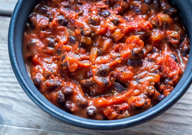 Slow Cooker vs. Pressure Cooker: Mouthwatering Meals with Minimal Effort