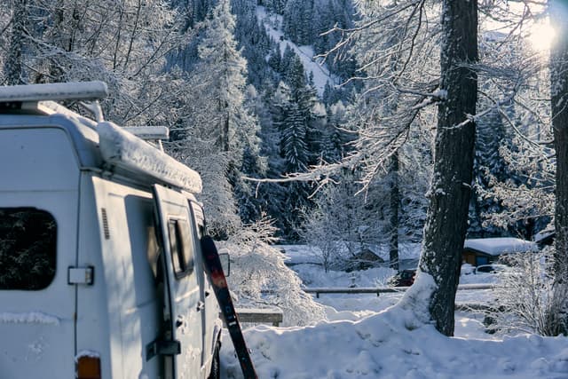 Snowbird Shuffle: Why More RVers Are Choosing Winter Camping