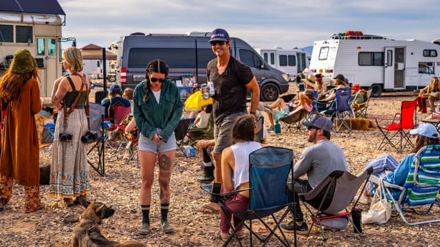 Pickleball and Potlucks: Building Community at RV Rallies and Social Campgrounds