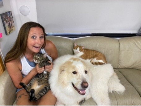 Devrie_1 | I Heart RVing Charity Devrie with cats KitKat, Scrappy; and dog, Alaska