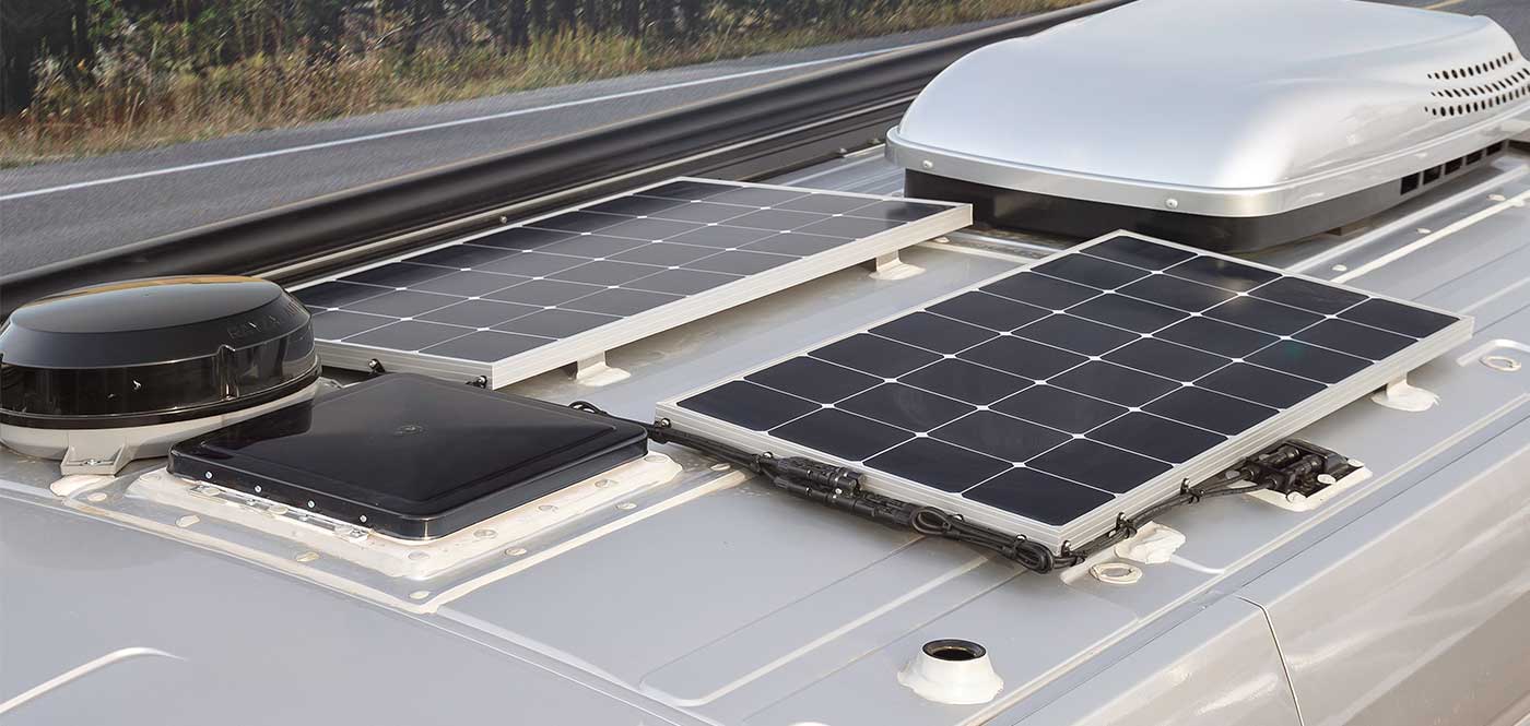 2022_Web_KeyFeatures_20_1400x665_Exteriors_SolarPanels | I Heart RVing
