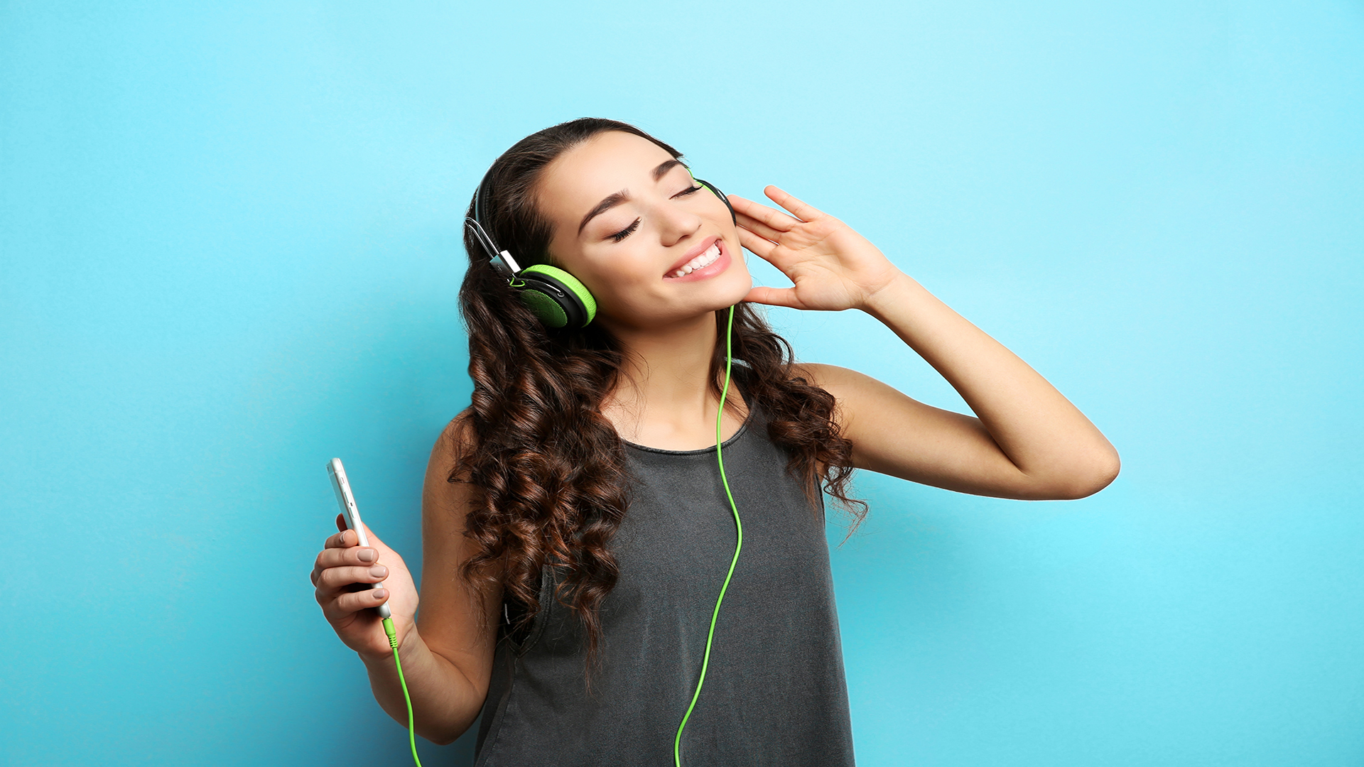 Celebrate the Great Smoky Mountains with this Spring Playlist AM/FM playlist