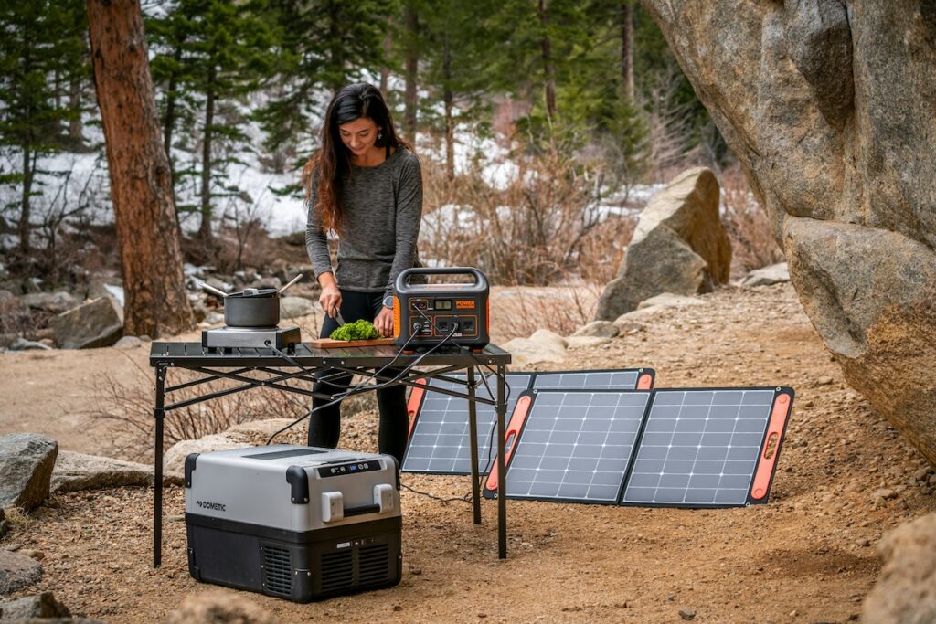 Portable power station for RVing