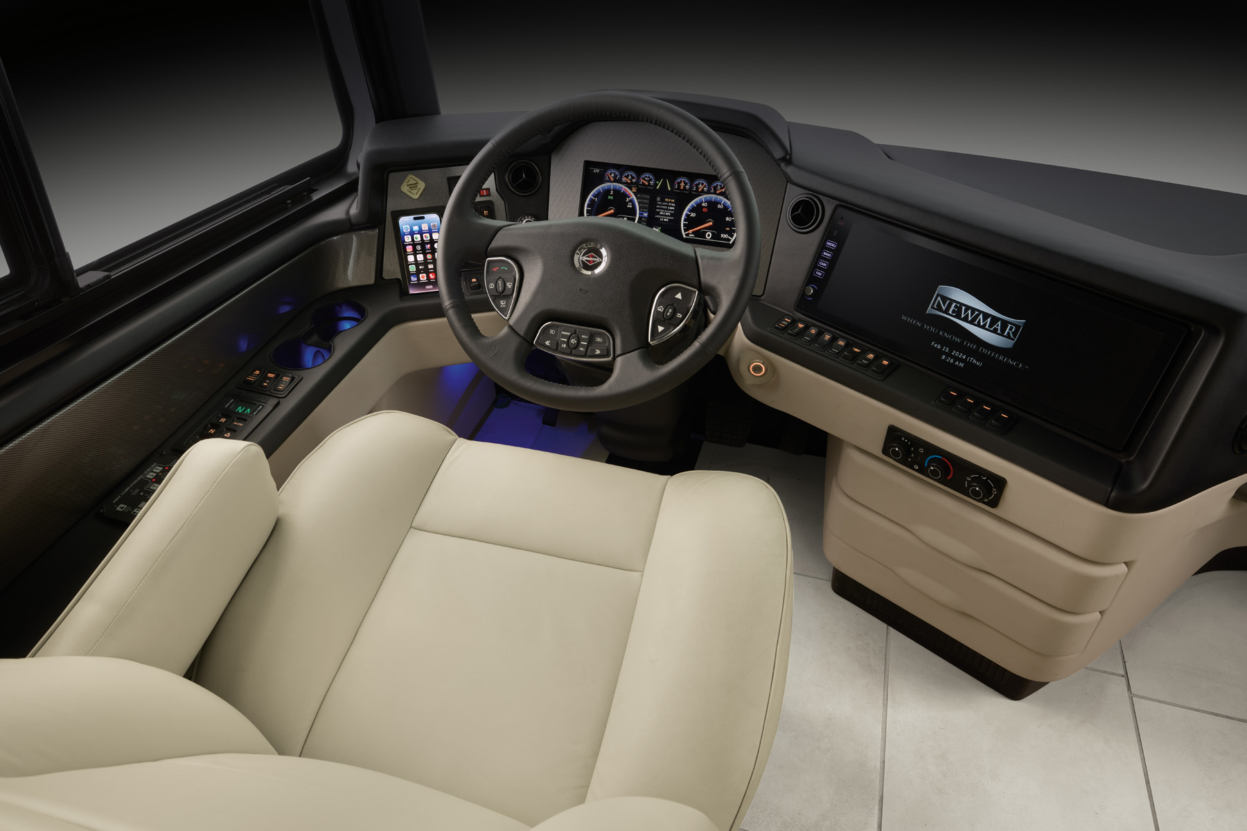 2025-mountain-aire-gallery-int-dash | I Heart RVing