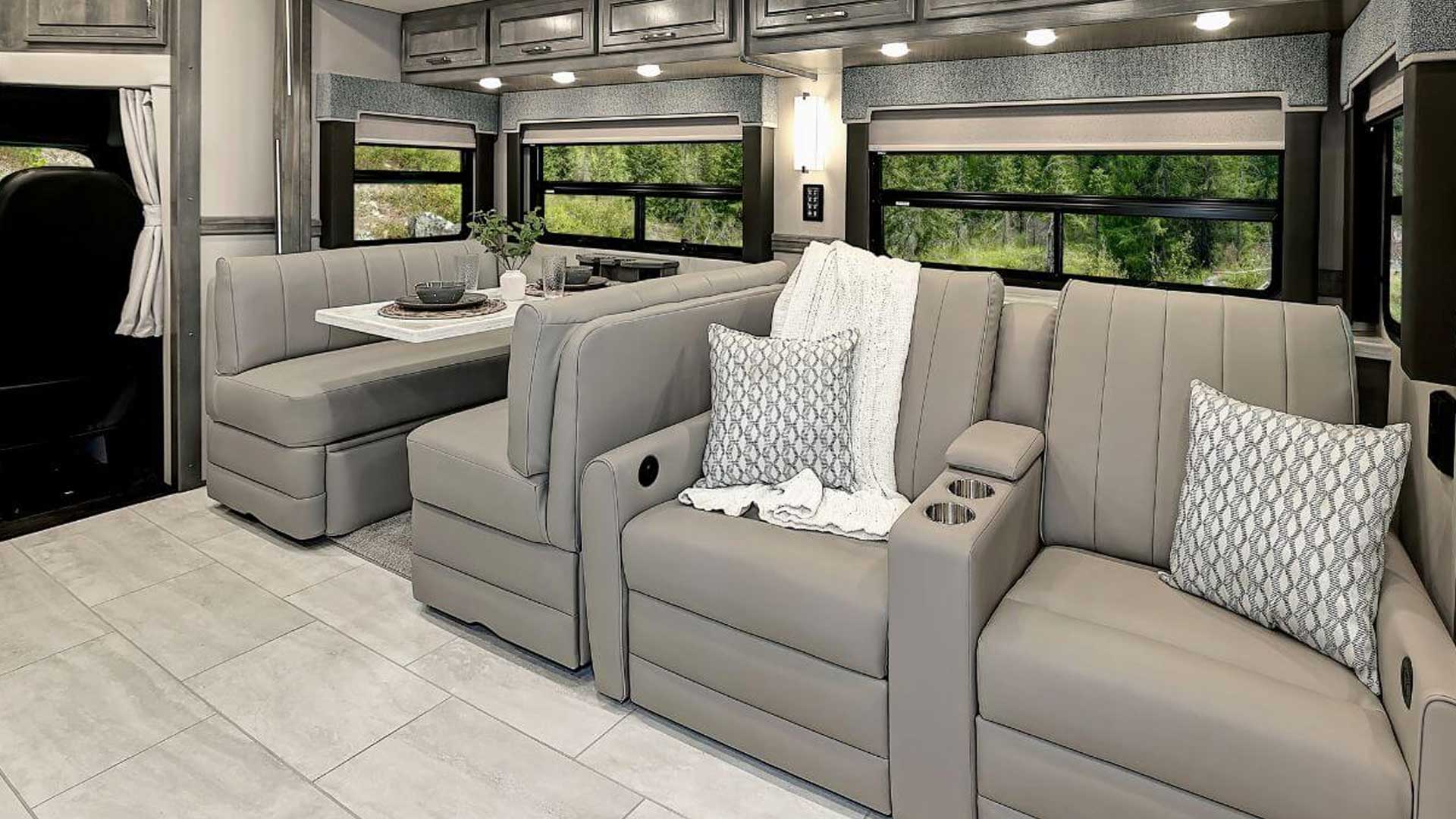 66df52f5fc9ad5647c0d58fc_model-gallery-images-2025-explorer-seating | I Heart RVing