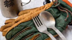 chaewul-kim-0xmR6_4wSks-unsplash-cropped | I Heart RVing Best winter gloves