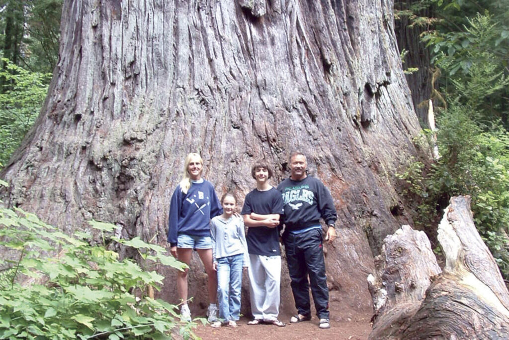 7aart-8_blog-post-image | I Heart RVing Family portrait in the Redwood Forest