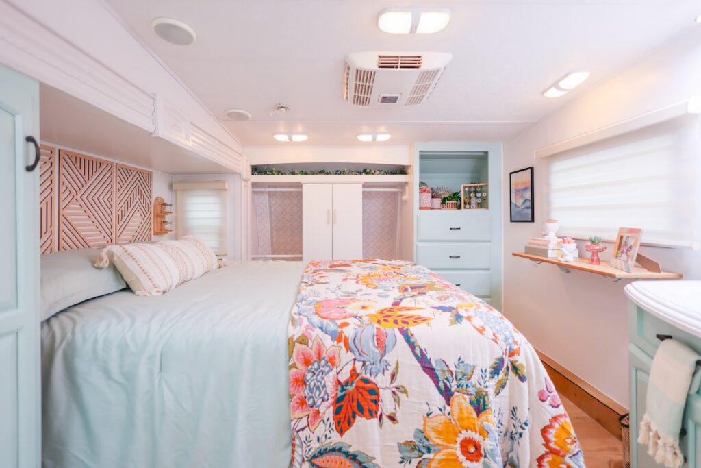 Rise2ShineBedroom | I Heart RVing RV bedroom renovation