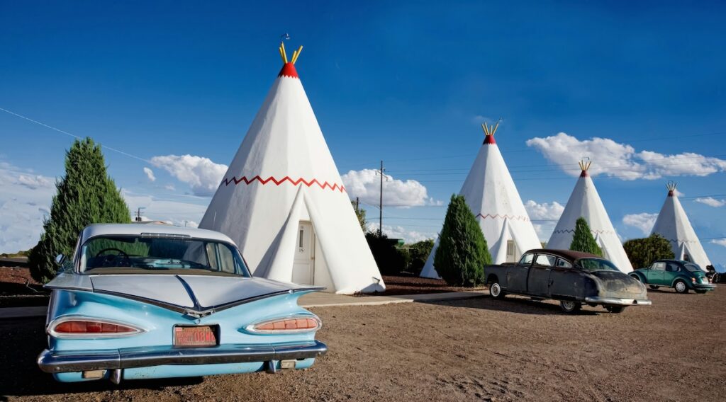 carol-highsmith-s-america-VngGBo5IlTA-unsplash | I Heart RVing Wigwam hotel along Route 66