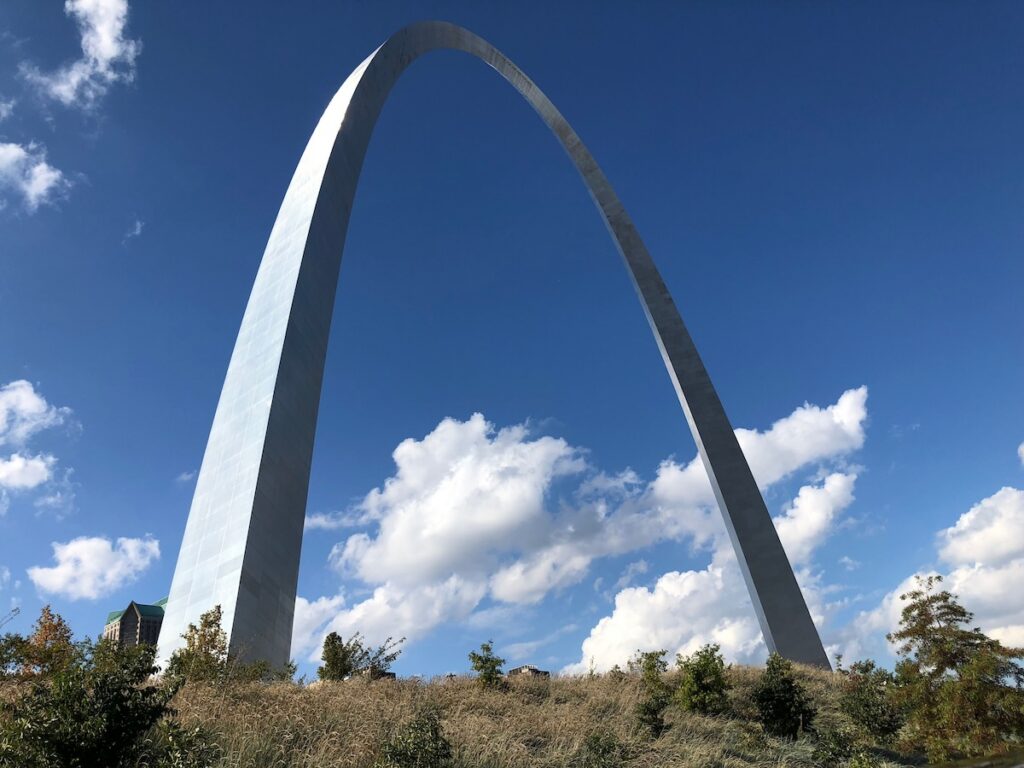 pexels-cruz-in-portugal-20806164 | I Heart RVing See the Gateway Arch in St Louis when RVing Route 66